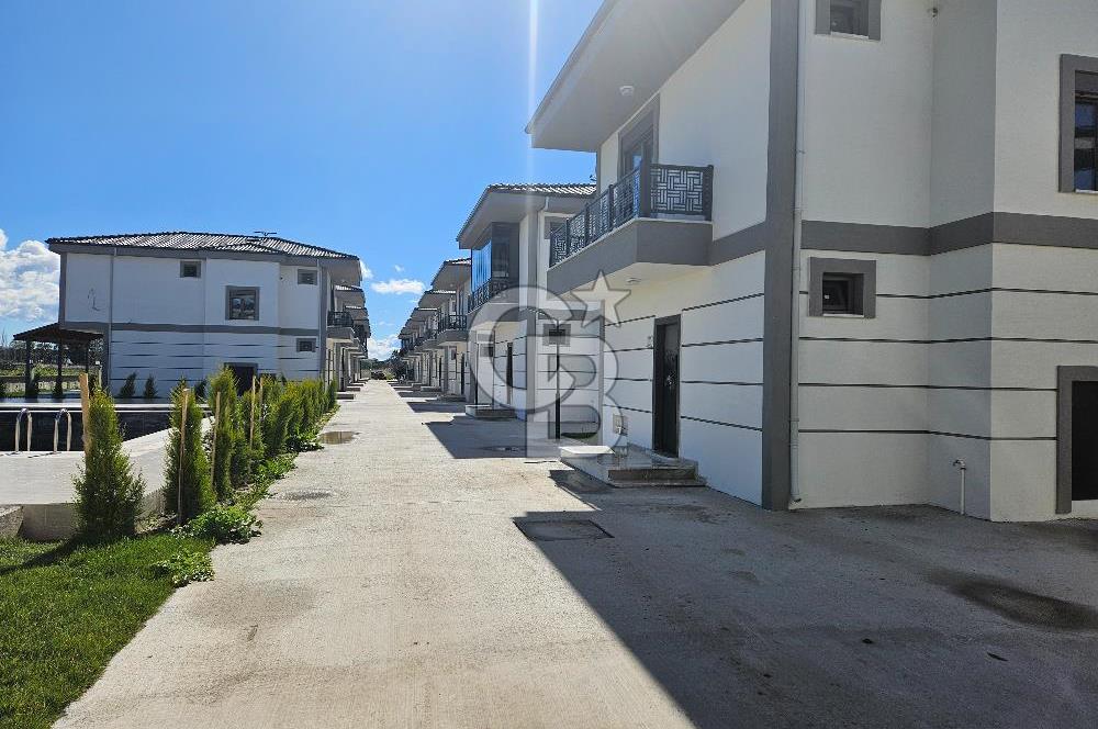 Altınova Havuzlu Site Satılık 3+1 Müstakil Villa