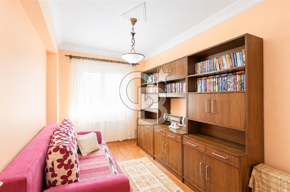 150 Evler Mahallesi'nde Sahile Yakın Eşyalı Kiralık 3+1 Daire