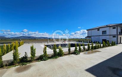 Altınova Havuzlu Site Satılık 3+1 Müstakil Villa
