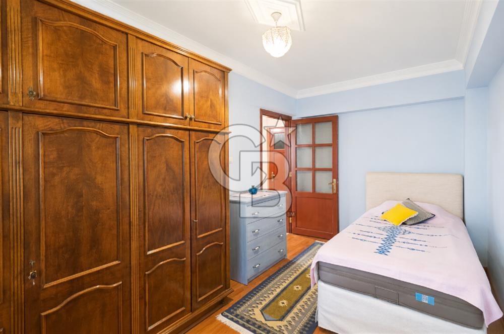 150 Evler Mahallesi'nde Sahile Yakın Eşyalı Kiralık 3+1 Daire