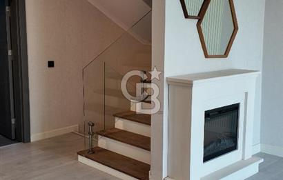 Acar Beytepe Sitesinde Bakımlı, 3 Katlı, Bahçeli 4+1 Villa