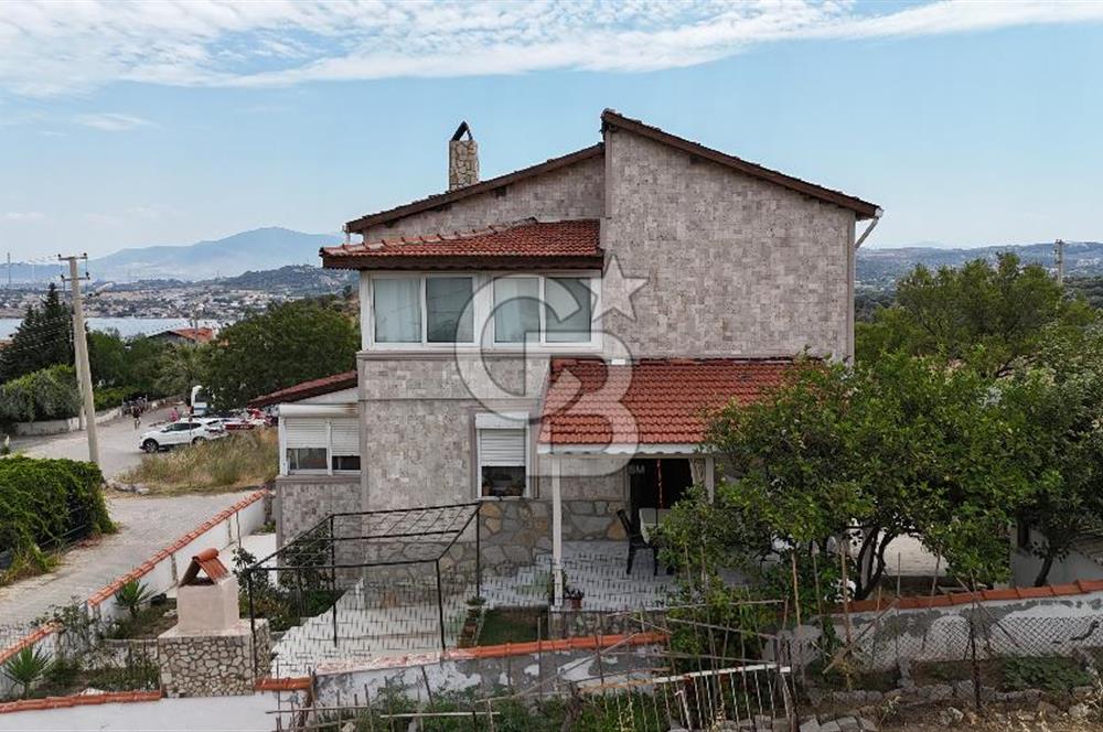 Yeni Foça Donatkent'te Kapanmaz Deniz Manzaralı Müstakil Yazlık