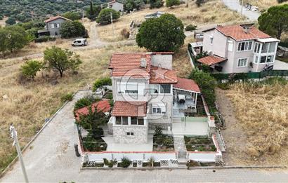 Yeni Foça Donatkent'te Kapanmaz Deniz Manzaralı Müstakil Yazlık