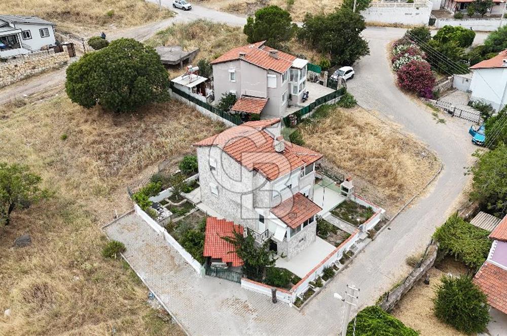 Yeni Foça Donatkent'te Kapanmaz Deniz Manzaralı Müstakil Yazlık