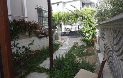 Karakayalar Mevkiin'de Köşe Parsel Bağımsız Girişli Fırsat Villa