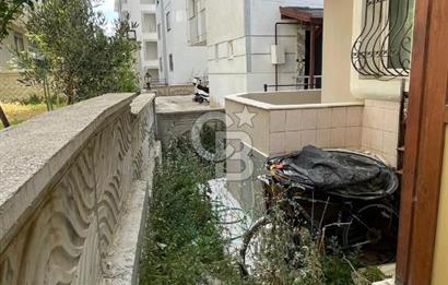 Karakayalar Mevkiin'de Köşe Parsel Bağımsız Girişli Fırsat Villa