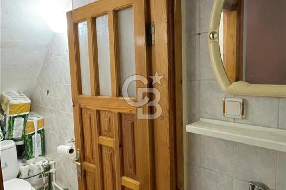 Karakayalar Mevkiin'de Köşe Parsel Bağımsız Girişli Fırsat Villa