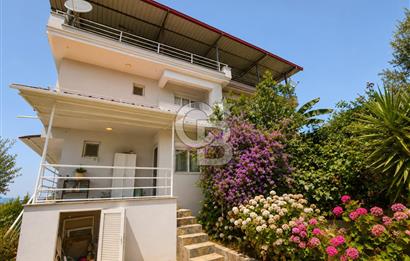 Güzelbahçe Çamlı Dadaşkent sitesinde Fırsat Villa
