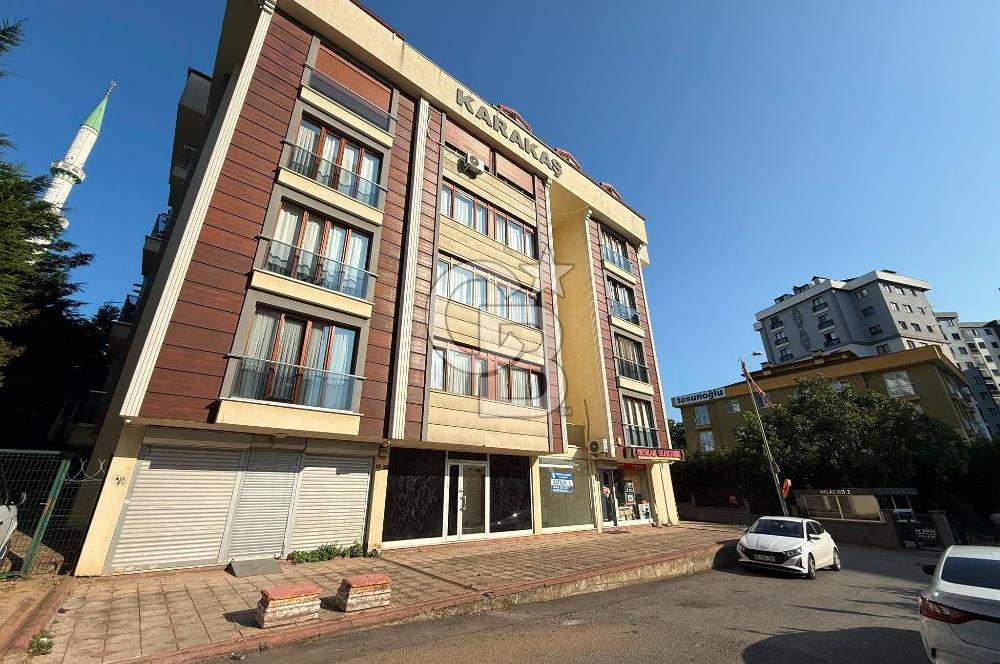 Tuzla Aydınlı Mahallesinde, merkezi konumda satılık dükkan.