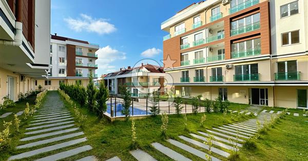 BEYLİKDÜZÜ ŞEHRİ BEYAZ 2 SİTESİNDE 4+1 SATILIK - 358620