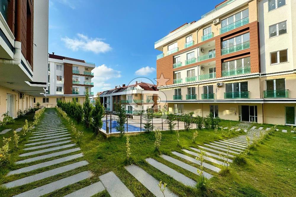 BEYLİKDÜZÜ ŞEHRİ BEYAZ 2 SİTESİNDE 4+1 SATILIK