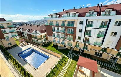 BEYLİKDÜZÜ ŞEHRİ BEYAZ 2 SİTESİNDE 1+1 SATILIK