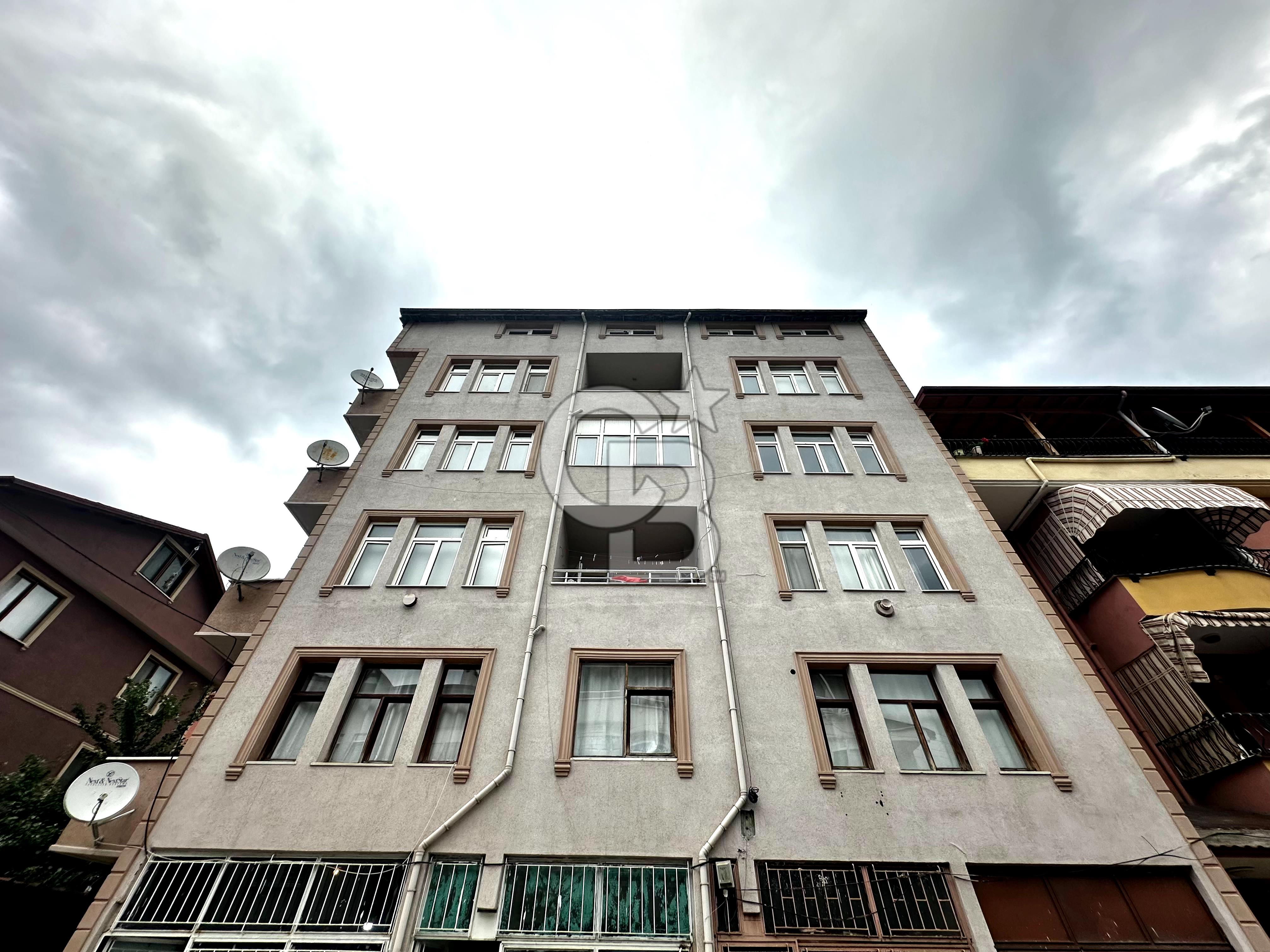 DERİNCE İBNİSİNA'DA GENİŞ VE MANZARALI 3+1 SATILIK DAİRE
