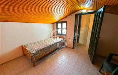 Kuşadası Soğucak'ta Sahile 5-6 Dakikalık Yürüme Mesafesinde Geniş Bahçeli  Ege Villası