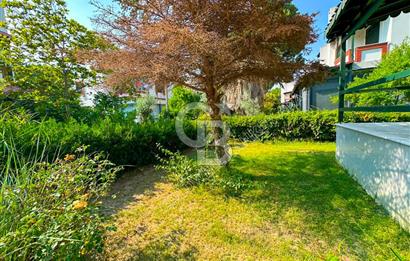 Kuşadası Soğucak'ta Sahile 5-6 Dakikalık Yürüme Mesafesinde Geniş Bahçeli  Ege Villası