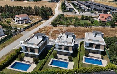 SATILIK KAVAKLI'DA AKILLI EV SİSTEMLİ,HAVUZLU, LÜKS VİLLALAR