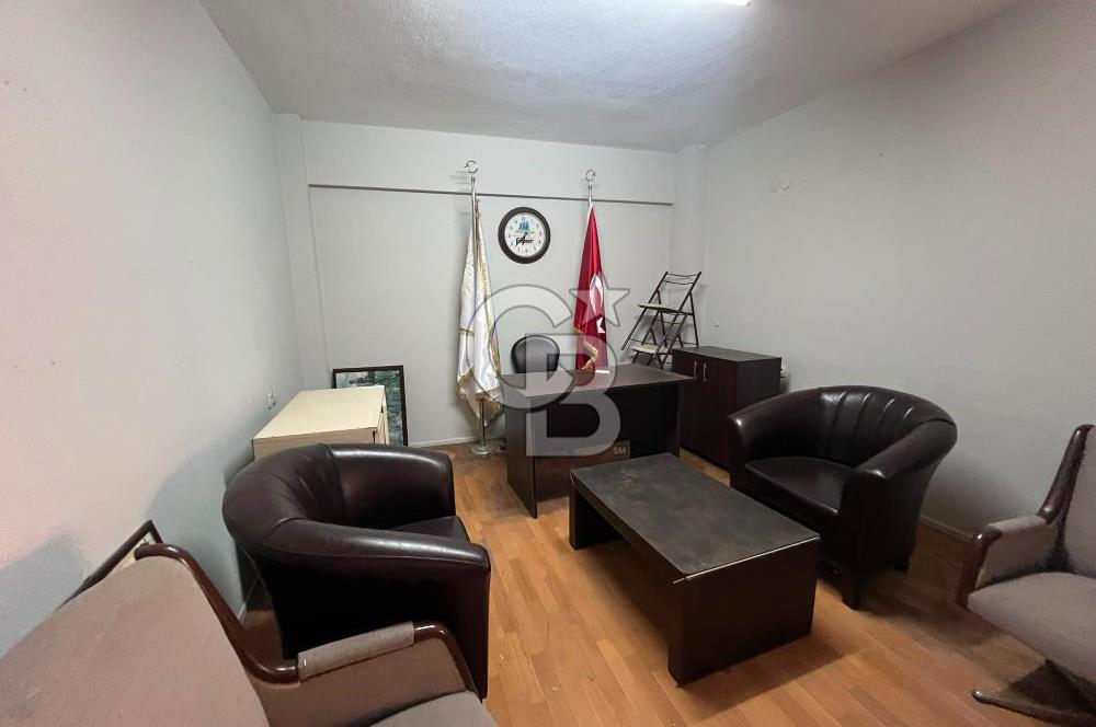 KONAK KEMERALTI'NDA 1+0 KİRALIK 30m2 EŞYALI OFİS