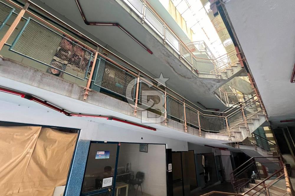 KONAK KEMERALTI'NDA 1+0 KİRALIK 30m2 EŞYALI OFİS