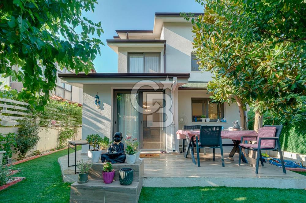 Urla Atatürk Mah.Denize 150 m Satılık Villa