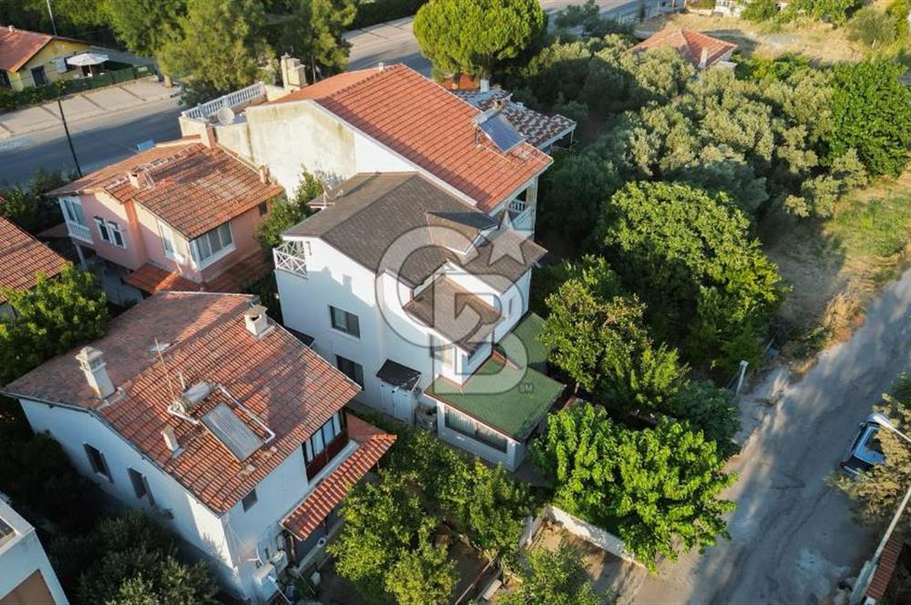 Urla Atatürk Mah.Denize 150 m Satılık Villa