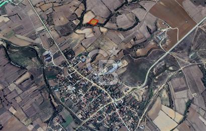 Yerleşime Yakın Konumda 323 m² Satılık  Tarla