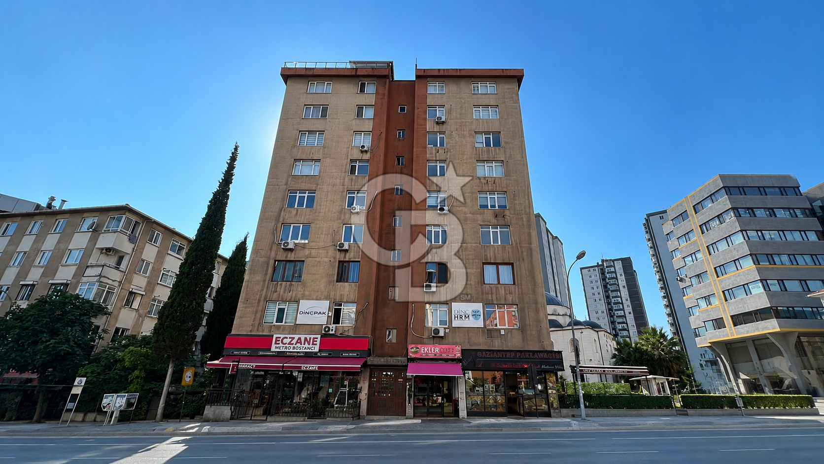 CADDE ÜZERİ METRO DURAGI YAKININDA MASRAFSIZ OFİS KATI