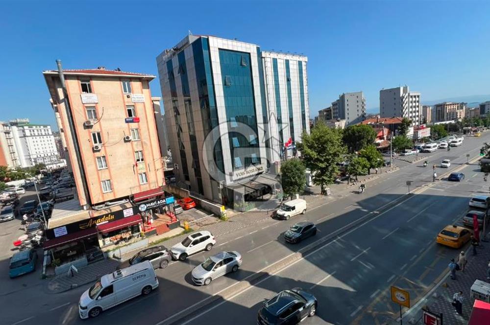 CADDE ÜZERİ METRO DURAGI YAKININDA MASRAFSIZ OFİS KATI