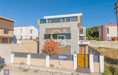 URLA KALABAKTA SATILIK 4+1 VİLLA