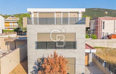 URLA KALABAKTA SATILIK 4+1 VİLLA