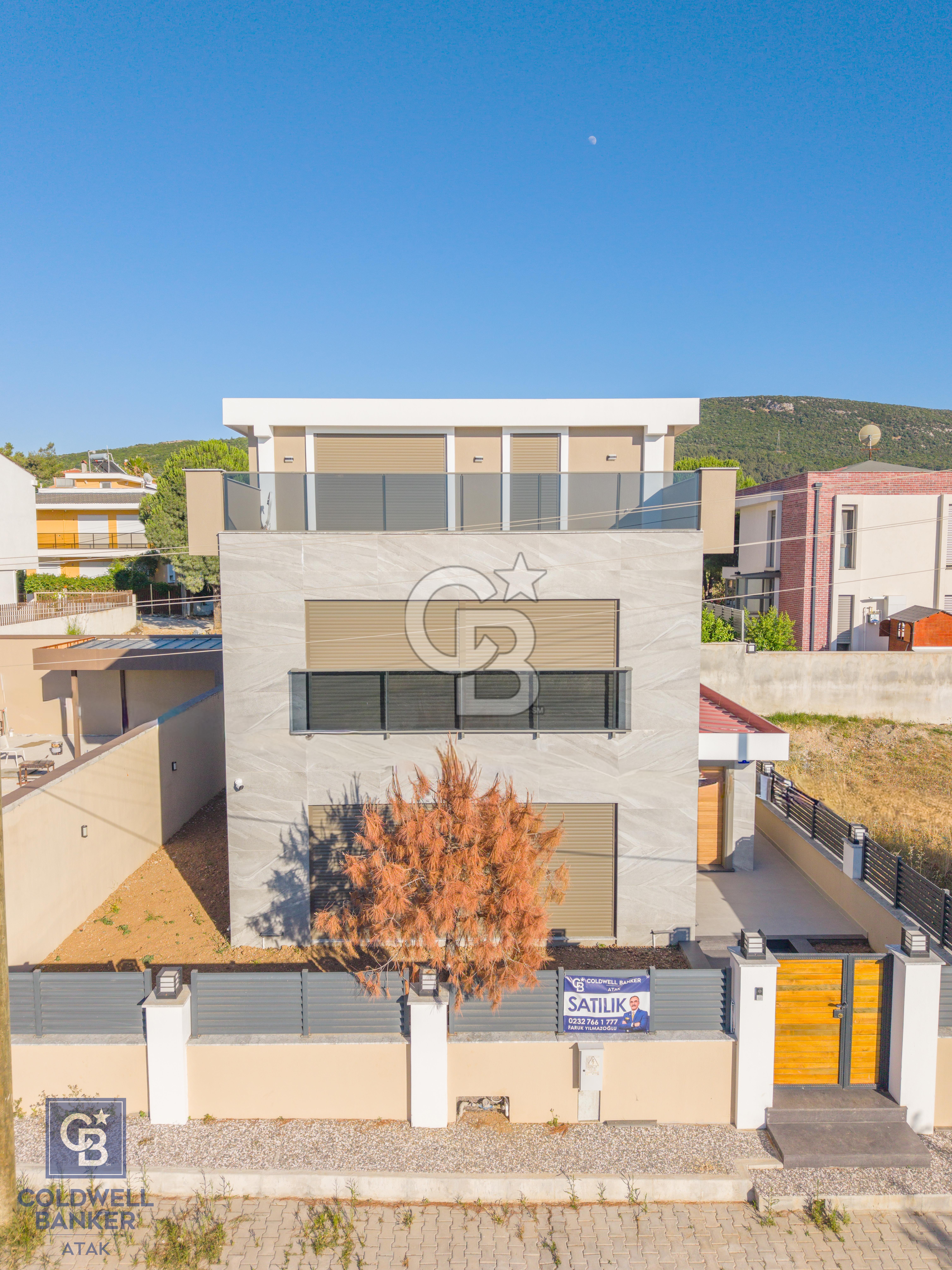 URLA KALABAKTA SATILIK 3+1 VİLLA
