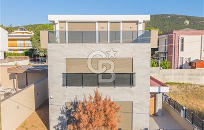 URLA KALABAKTA SATILIK 4+1 VİLLA