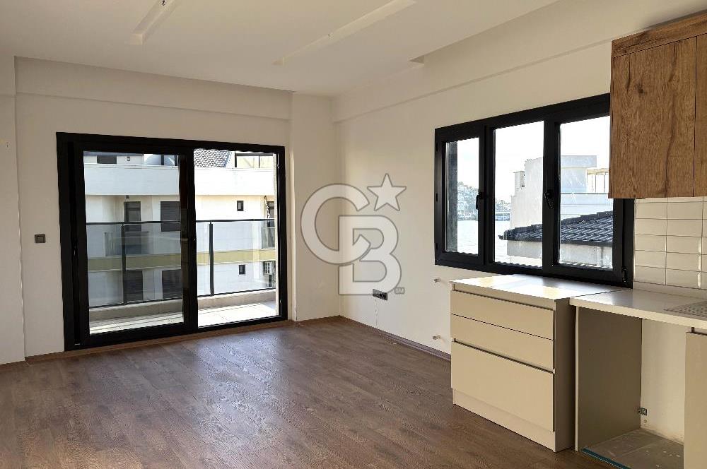 KUŞADASI SAHİL ATATÜRK BULVARI SATILIK 2+1 DAİRE