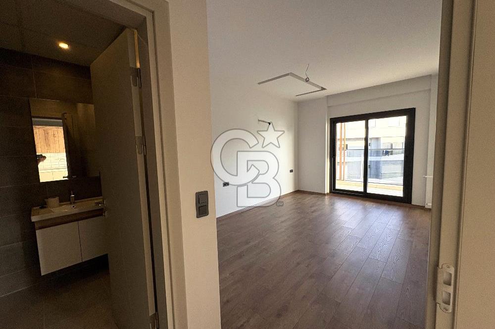 KUŞADASI SAHİL ATATÜRK BULVARI SATILIK 2+1 DAİRE
