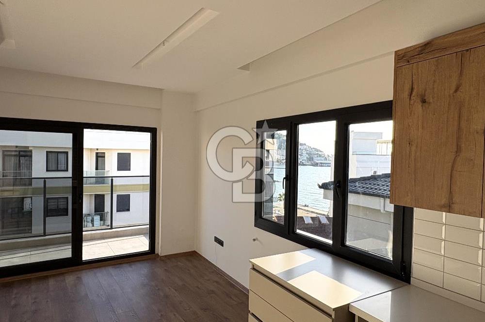 KUŞADASI SAHİL ATATÜRK BULVARI SATILIK 2+1 DAİRE