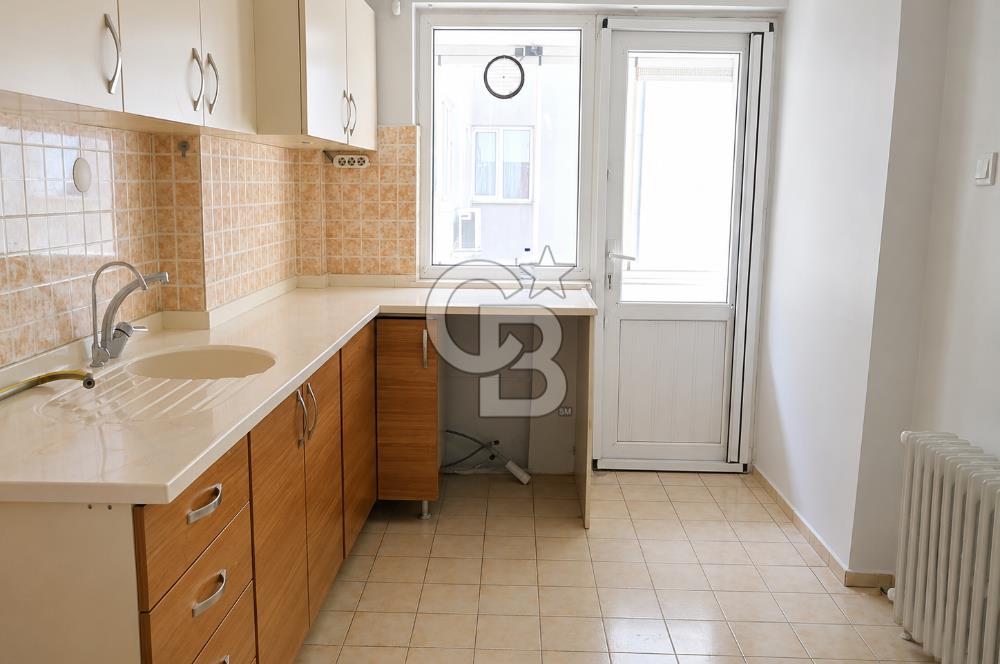 KÜKÜRTLÜ CADDESİ ÜZERİNDE SATILIK GENİŞ 2+1 DAİRE