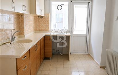 KÜKÜRTLÜ CADDESİ ÜZERİNDE SATILIK GENİŞ 2+1 DAİRE