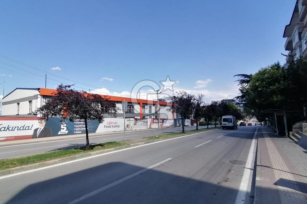 KÜKÜRTLÜ CADDESİ ÜZERİNDE SATILIK GENİŞ 2+1 DAİRE