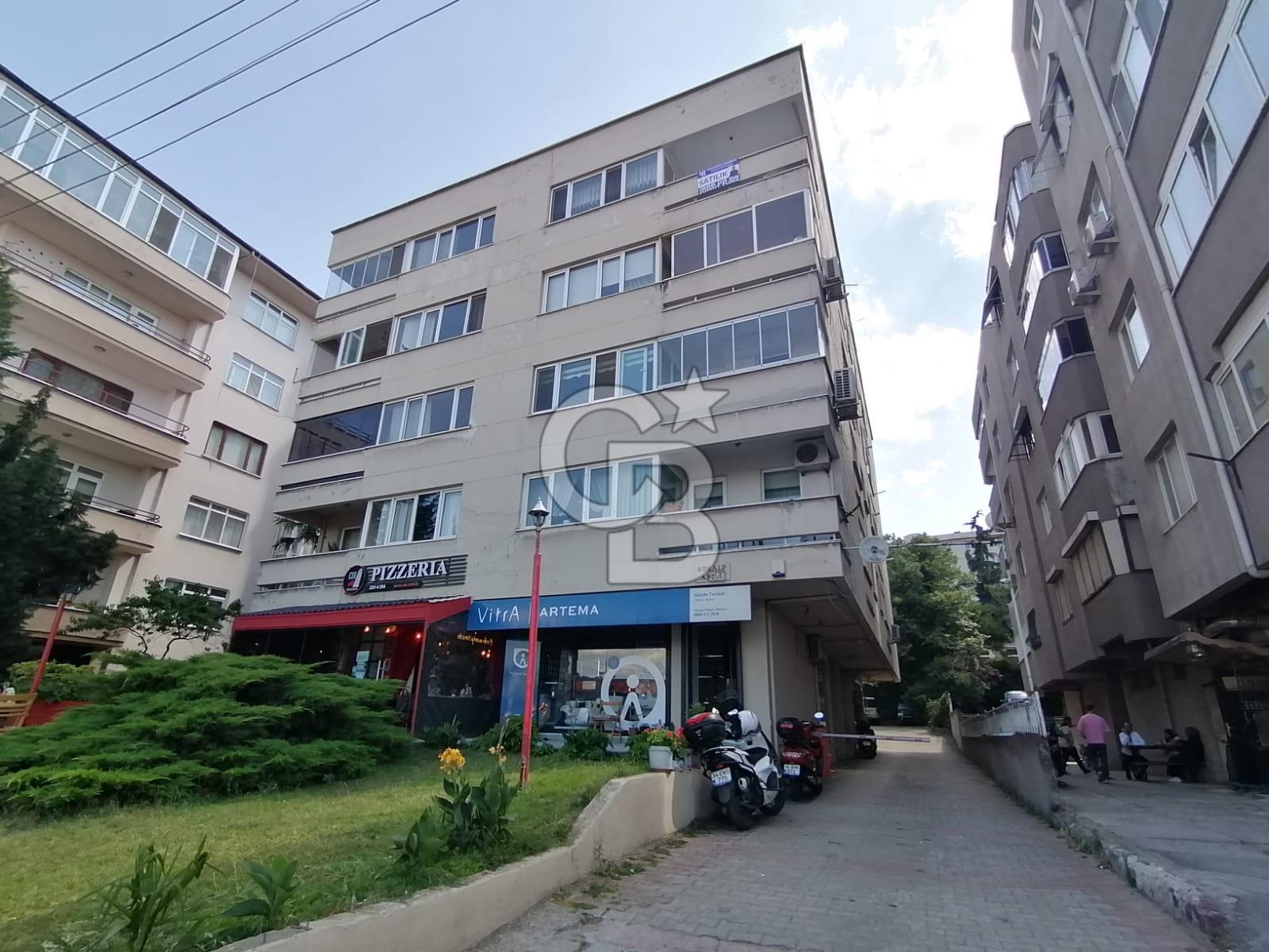 KÜKÜRTLÜ CADDESİ ÜZERİNDE SATILIK GENİŞ 2+1 DAİRE