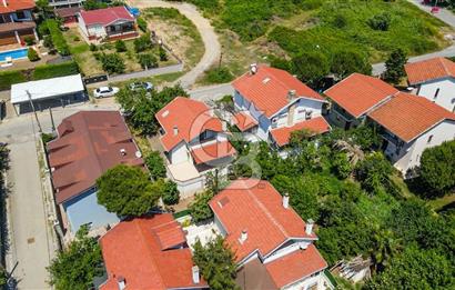 Şile Sahilköyde Denize 700M Mesafe Bahçeli Satılık Müstakil Ev