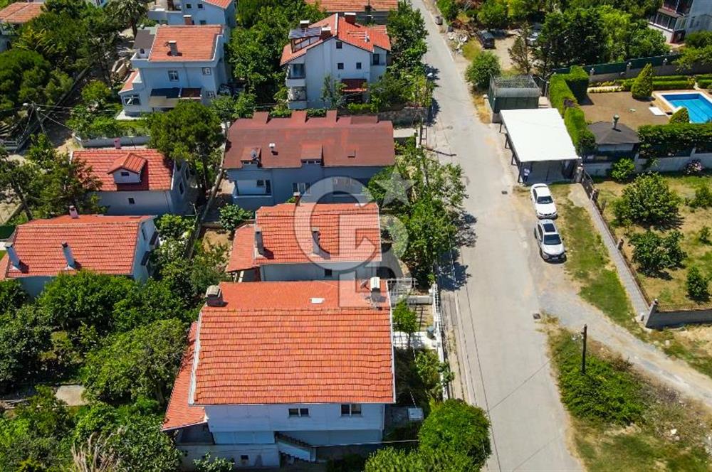 Şile Sahilköyde Denize 700M Mesafe Bahçeli Satılık Müstakil Ev