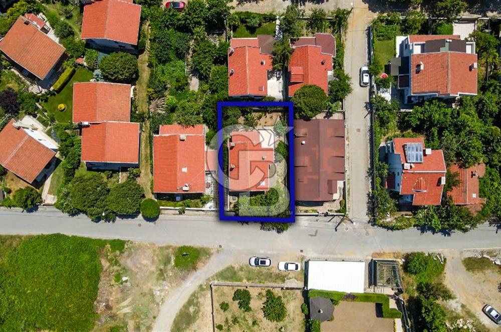 Şile Sahilköyde Denize 700M Mesafe Bahçeli Satılık Müstakil Ev