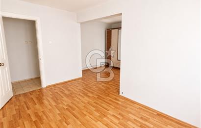 KÜKÜRTLÜ CADDESİ ÜZERİNDE SATILIK GENİŞ 2+1 DAİRE