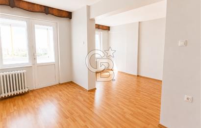 KÜKÜRTLÜ CADDESİ ÜZERİNDE SATILIK GENİŞ 2+1 DAİRE
