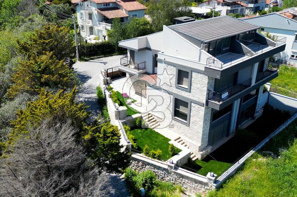 URLA YENİKENT MAH. SATILIK İKİZ VİLLA