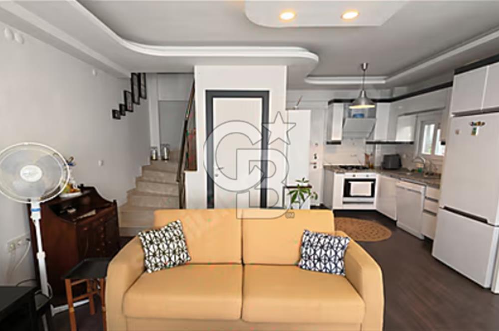MÜSTAKİL BAHÇELİ TRİPLEX YENİFOÇA'DA
