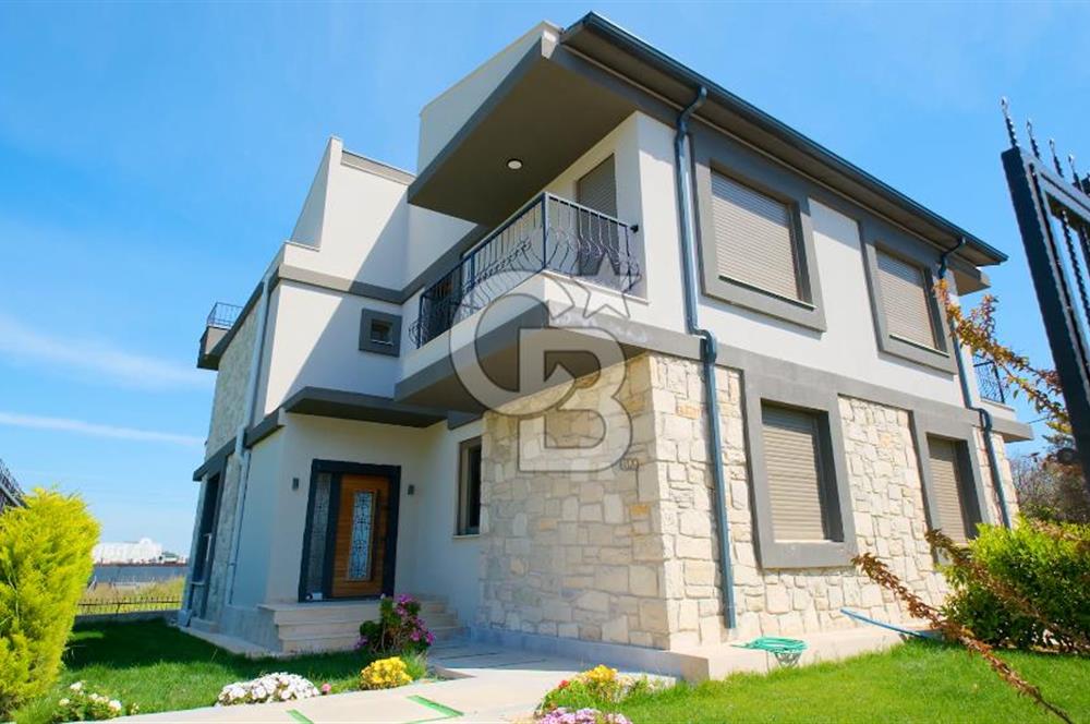 URLA YENİKENT MAH. SATILIK İKİZ VİLLA