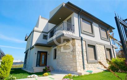 URLA YENİKENT MAH. SATILIK İKİZ VİLLA