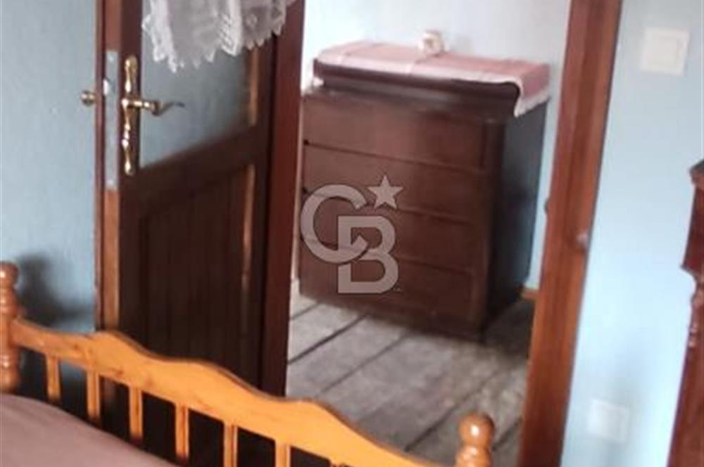 AYVALIK MERKEZ'DE TARİHİ DOKUDA SATILIK EŞYALI MÜSTAKİL EV