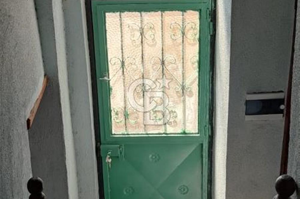 AYVALIK MERKEZ'DE TARİHİ DOKUDA SATILIK EŞYALI MÜSTAKİL EV