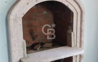 AYVALIK MERKEZ'DE TARİHİ DOKUDA SATILIK EŞYALI MÜSTAKİL EV